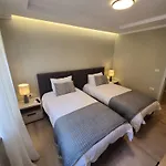 The Whispering Dawn - Centre דירה