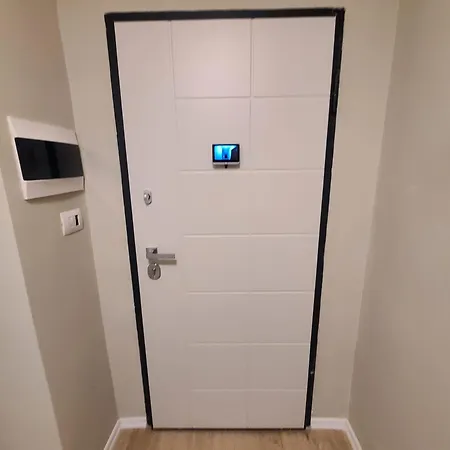 Tesa Apartment, Accommodates 4, Next To Center, With Ac And Wifi