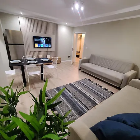 The Whispering Dawn - City Centre Apartment *