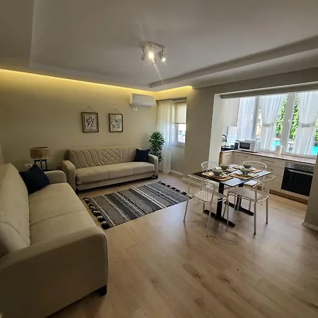 アパート Tesa Apartment, Accommodates 4, Next To Center, With Ac And Wifi *