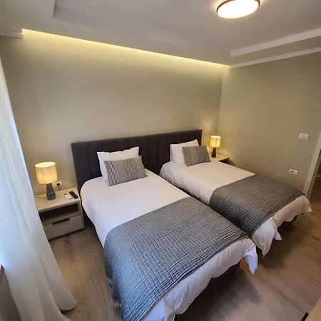 Tesa Apartment, Accommodates 4, Next To Center, With Ac And Wifi アパート