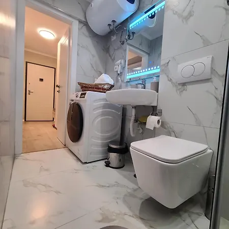 Apartment Whispering Dawn Apartment, Accommodates 4, Next To Center, With Ac And Wifi Tirana