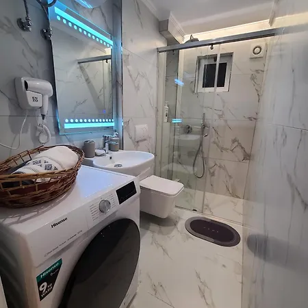 Whispering Dawn Apartment, Accommodates 4, Next To Center, With Ac And Wifi Apartamento *