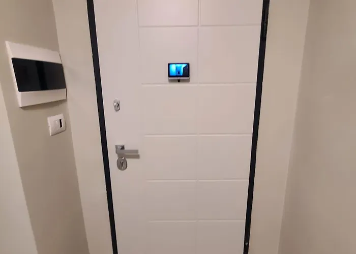 Whispering Dawn Apartment, Accommodates 4, Next To Center, With Ac And Wifi