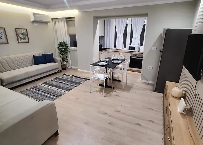 The Whispering Dawn - Centre Appartement Tirana