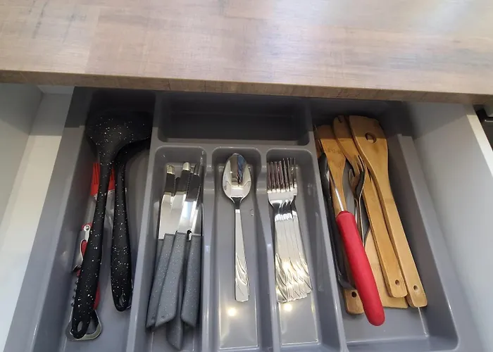 Apartman Whispering Dawn Apartment, Accommodates 4, Next To Center, With Ac And Wifi